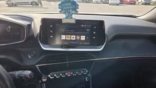 PEUGEOT 2008 usata, con Sistema di navigazione