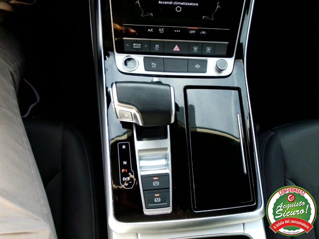 AUDI Q8 usata, con Volante in pelle