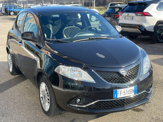 LANCIA Ypsilon usata, con Autoradio