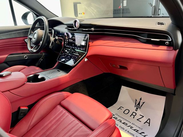 MASERATI Grecale usata, con Volante in pelle