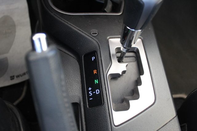 TOYOTA RAV 4 usata, con Controllo automatico clima