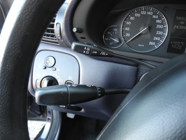 MERCEDES-BENZ C 220 usata, con Climatizzatore automatico, 2 zone