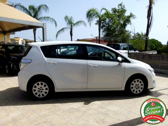 TOYOTA Verso usata, con Lettore CD