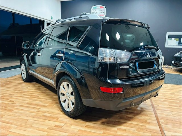 MITSUBISHI Outlander usata, con Autoradio