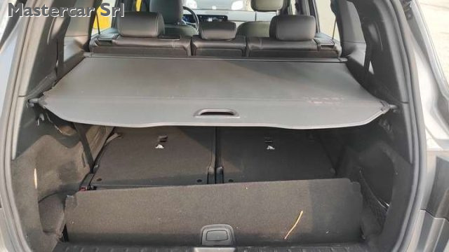 MERCEDES-BENZ GLB 200 usata, con Sistema di navigazione