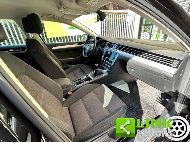 VOLKSWAGEN Passat Variant usata, con Airbag