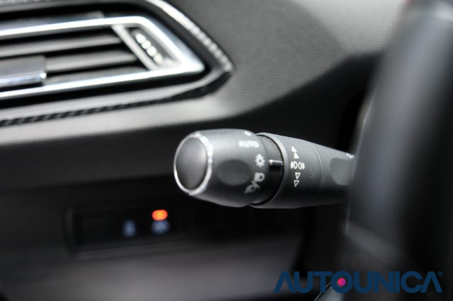 PEUGEOT 308 usata, con Volante multifunzione