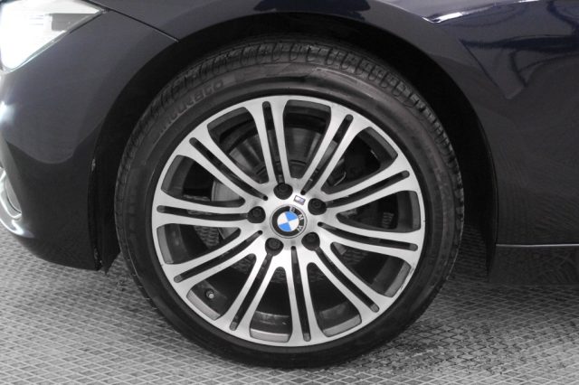 BMW 320 usata, con Fari LED
