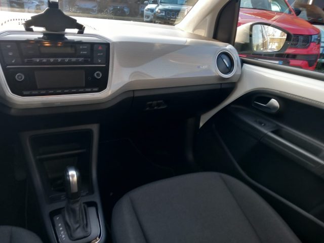 VOLKSWAGEN e-up! usata 22