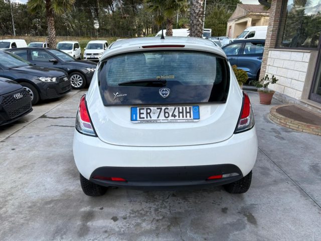 LANCIA Ypsilon usata, con Autoradio