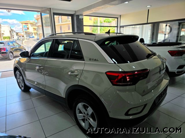VOLKSWAGEN T-Roc usata, con Autoradio
