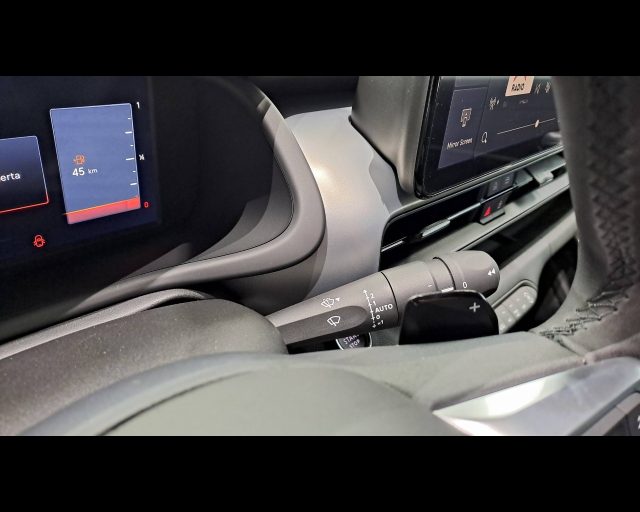 JEEP Avenger usata, con Apple CarPlay