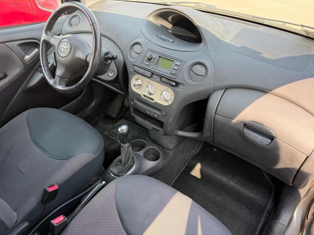 TOYOTA Yaris usata, con Autoradio