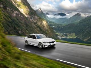 BMW 320 d 48V Business Advantage