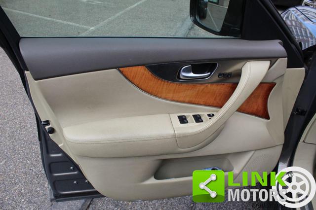 INFINITI FX37 usata, con Sedile posteriore sdoppiato