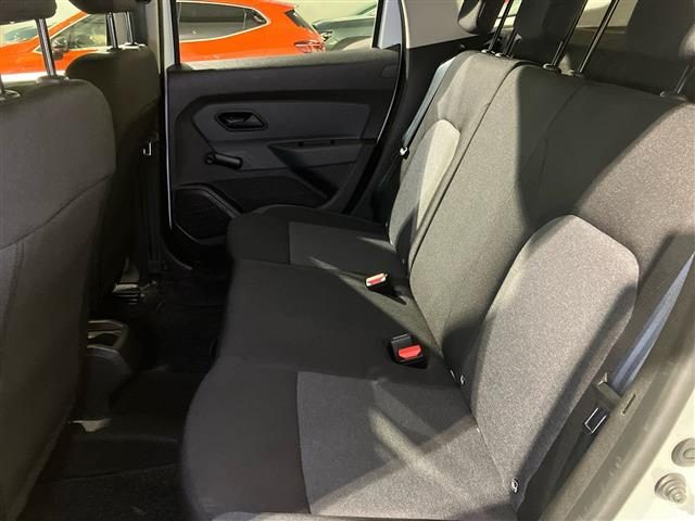 DACIA Duster usata 11