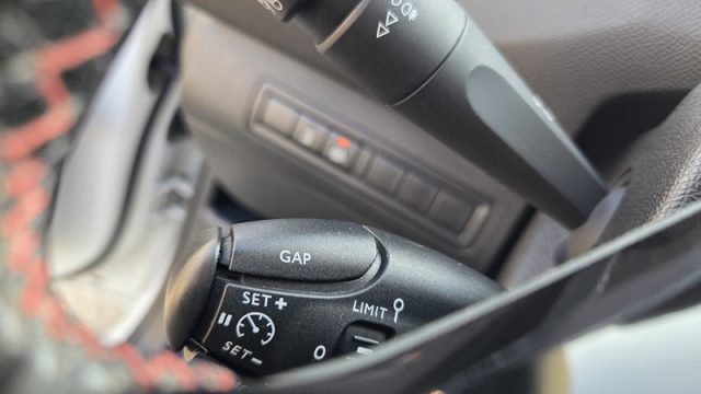 PEUGEOT 308 usata, con Fari LED