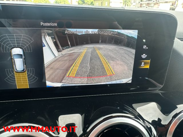 MERCEDES-BENZ GLA 250 usata, con Leve al volante