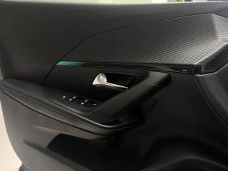 PEUGEOT 2008 usata, con Sistema di navigazione