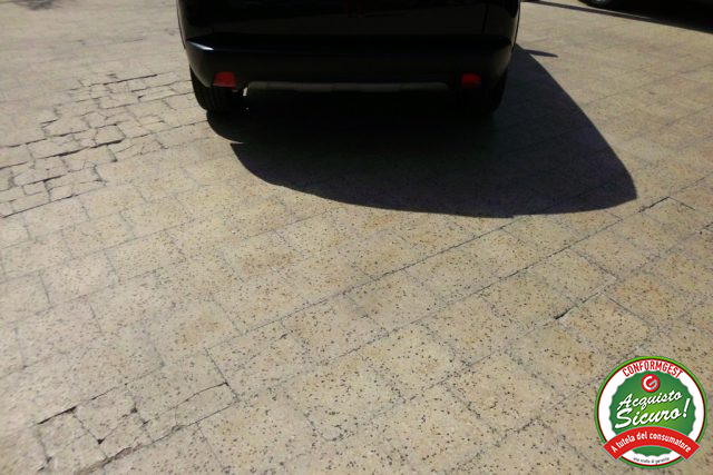 PEUGEOT 2008 usata, con Luci diurne