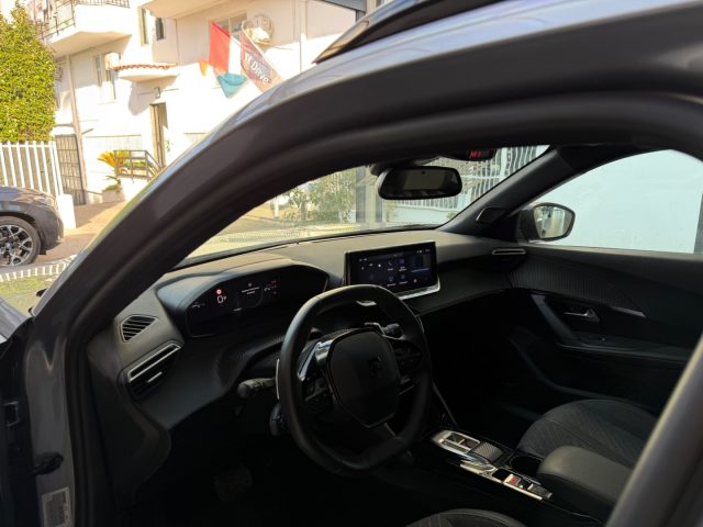 PEUGEOT 2008 usata, con Touch screen