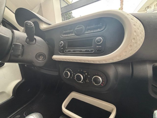 RENAULT Twingo usata, con Controllo automatico clima
