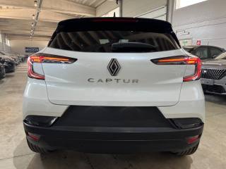 RENAULT Captur usata, con Autoradio