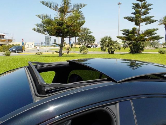 MERCEDES-BENZ CLA 180 usata, con Hill holder