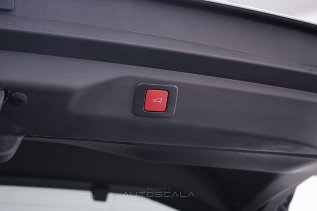 PEUGEOT 3008 usata, con Android Auto