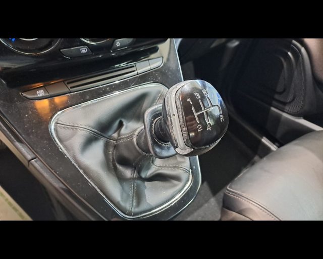 LANCIA Ypsilon usata, con Sedile posteriore sdoppiato