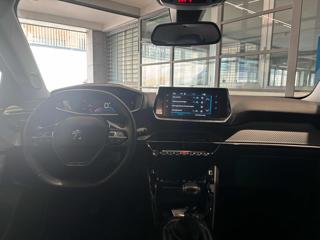 PEUGEOT 2008 usata, con Autoradio