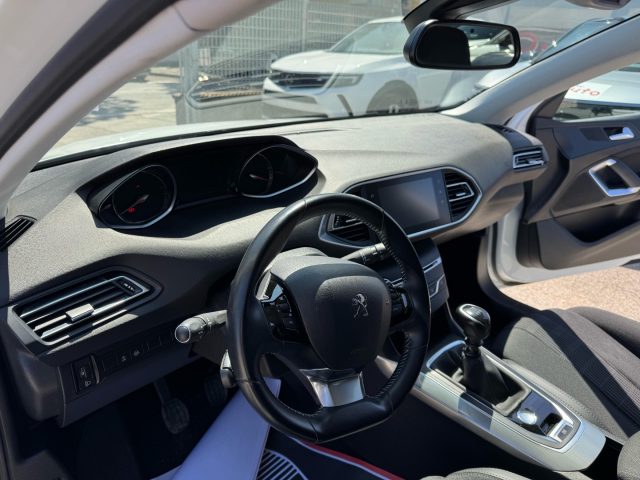 PEUGEOT 308 usata, con Fari Xenon