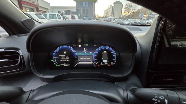TOYOTA Yaris usata, con Cruise Control
