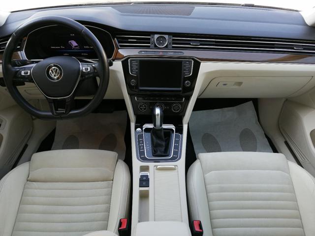 VOLKSWAGEN Passat Variant usata, con Cruise Control