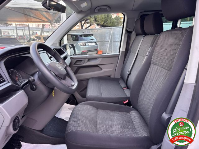 VOLKSWAGEN Caravelle usata, con USB