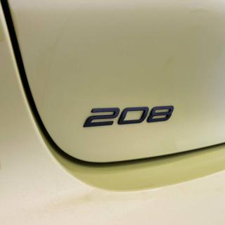 PEUGEOT 208 usata, con Sensori di parcheggio posteriori