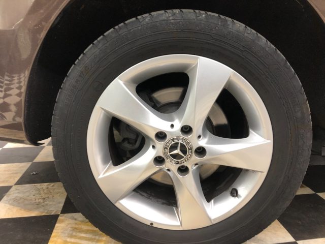 MERCEDES-BENZ V 220 usata, con Specchietti laterali elettrici