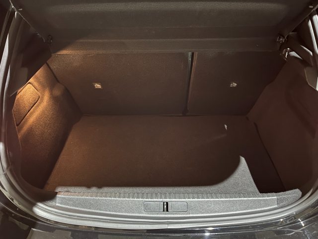 OPEL Corsa usata, con Sedile posteriore sdoppiato