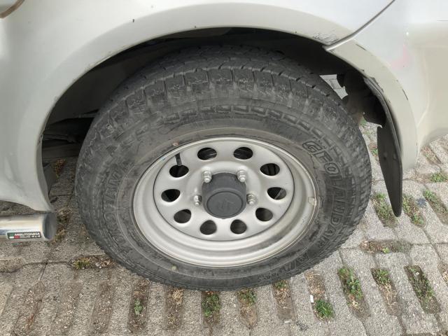 SUZUKI Jimny usata, con Servosterzo