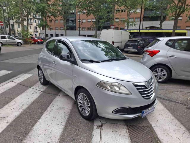 LANCIA Ypsilon usata, con MP3