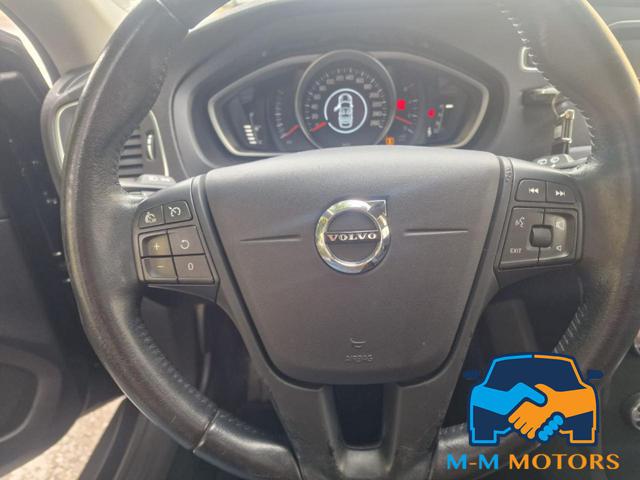 VOLVO V40 Cross Country usata, con Cerchi in lega