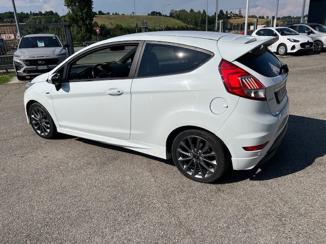FORD Fiesta usata, con Boardcomputer