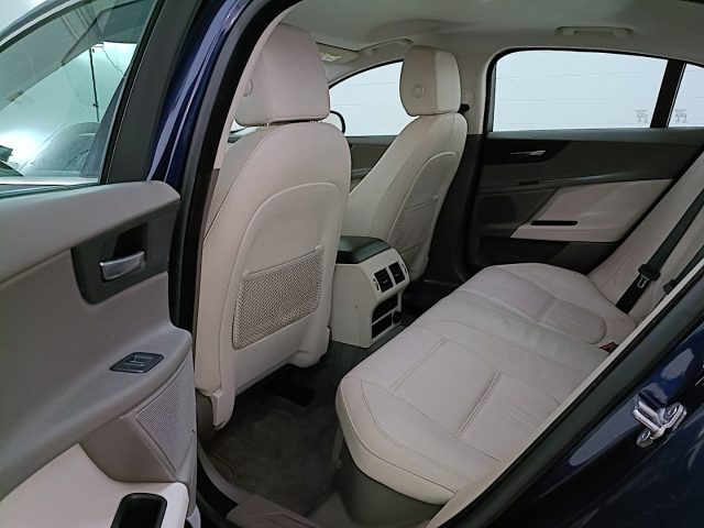 JAGUAR XE usata, con Bracciolo