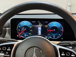 MERCEDES-BENZ CLA 180 usata, con Fari LED