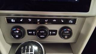 VOLKSWAGEN Passat usata, con Airbag testa