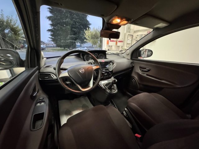 LANCIA Ypsilon usata, con Fendinebbia