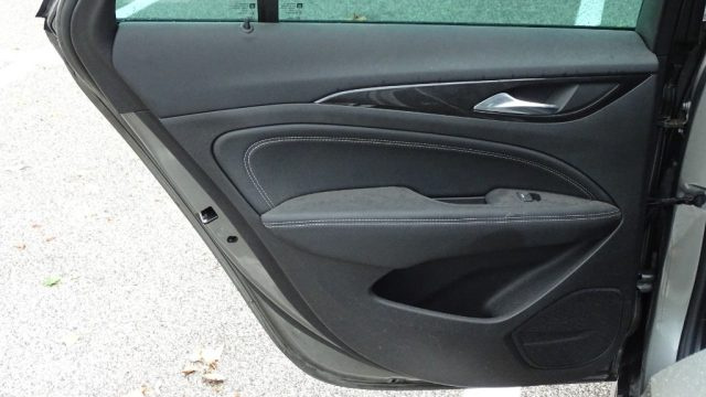 OPEL Insignia usata, con Airbag testa