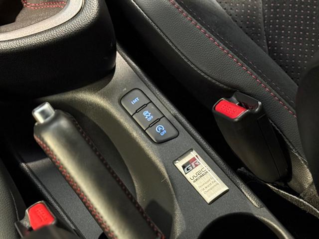 TOYOTA Yaris usata, con Servosterzo