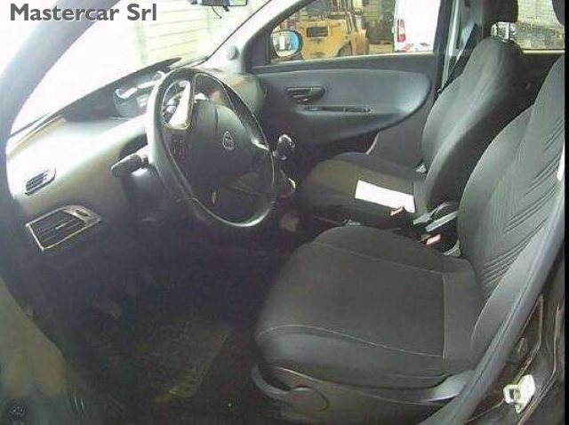 LANCIA Ypsilon usata, con Chiusura centralizzata