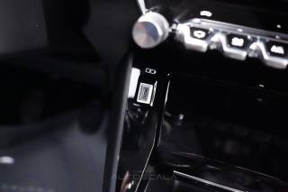 PEUGEOT 2008 usata, con Fari LED